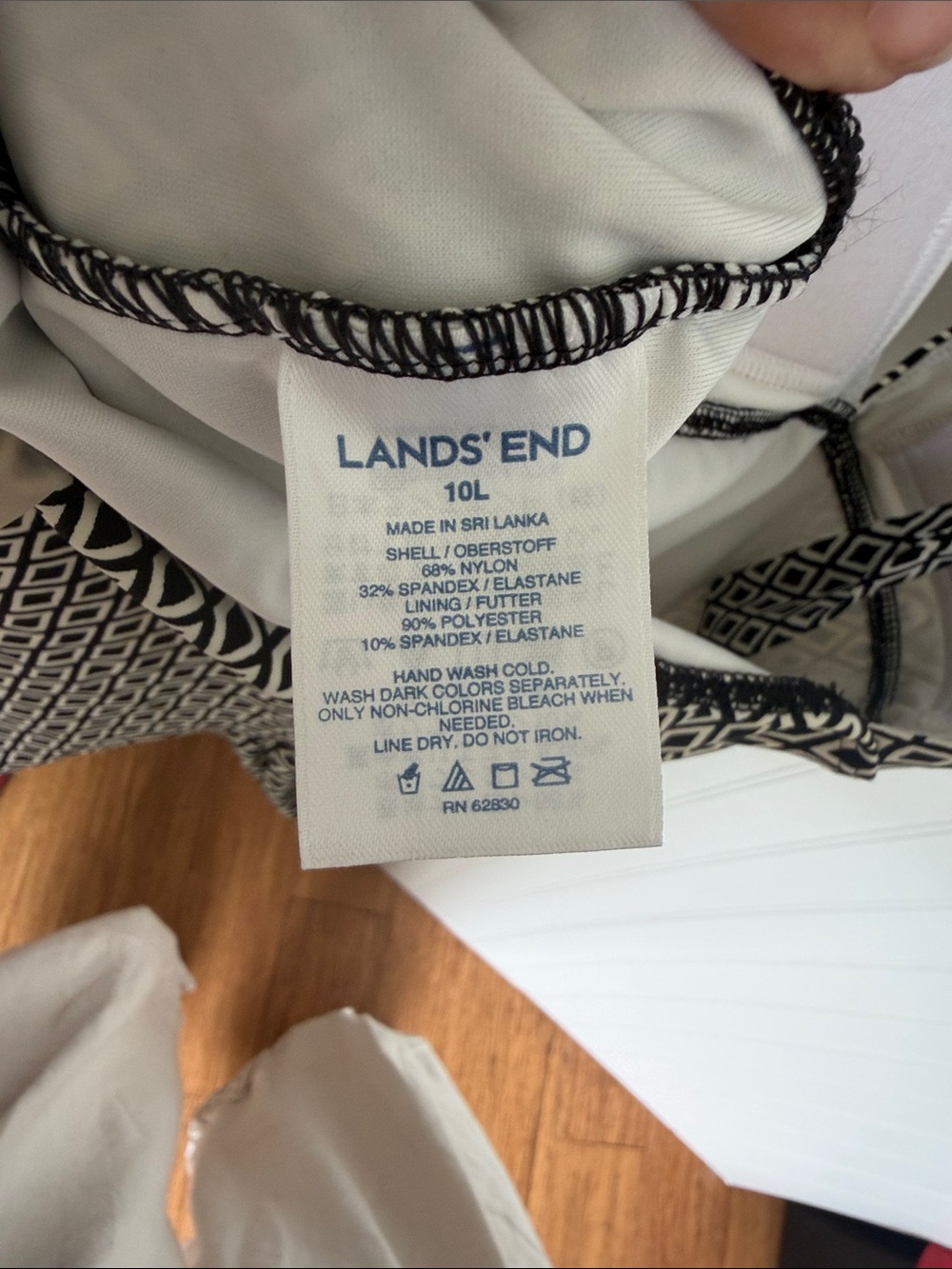 (350)Lands' End Black & White Geometric Halter One-Piece - Picture 2 of 5
